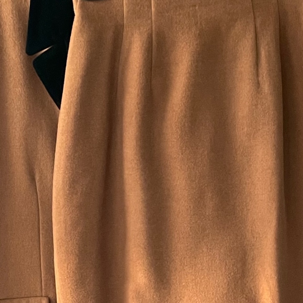 💥 HOST PICK💥  Gorgeous Vintage Escada Laurèl Suit, Jacket and Skirt in cognac - Picture 11 of 16